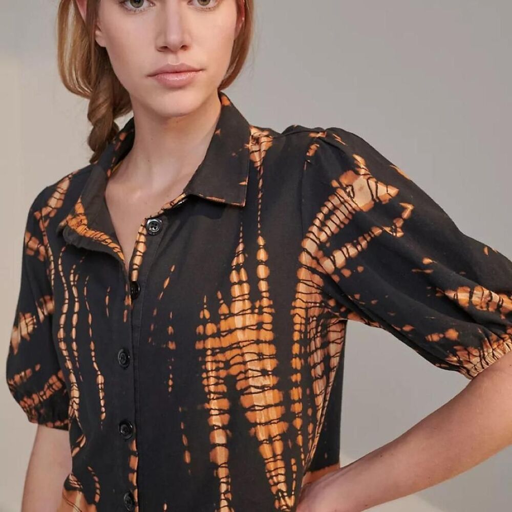 Anthropologie Women's button crop shirt medium